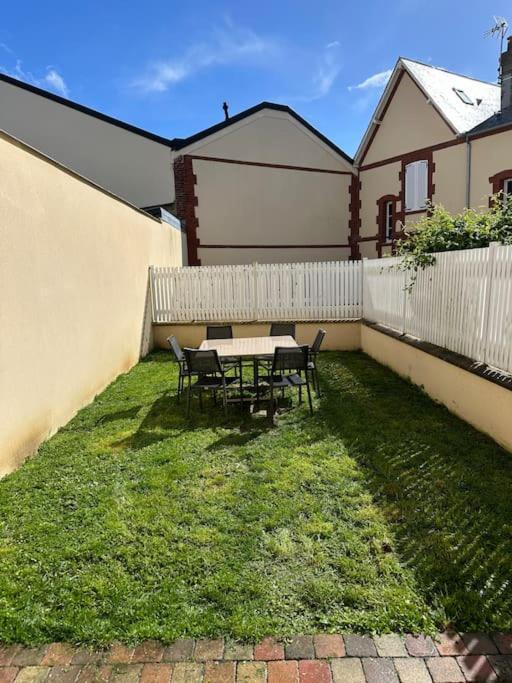 « Maison Sauge » Et Son Jardin Довиль Экстерьер фото